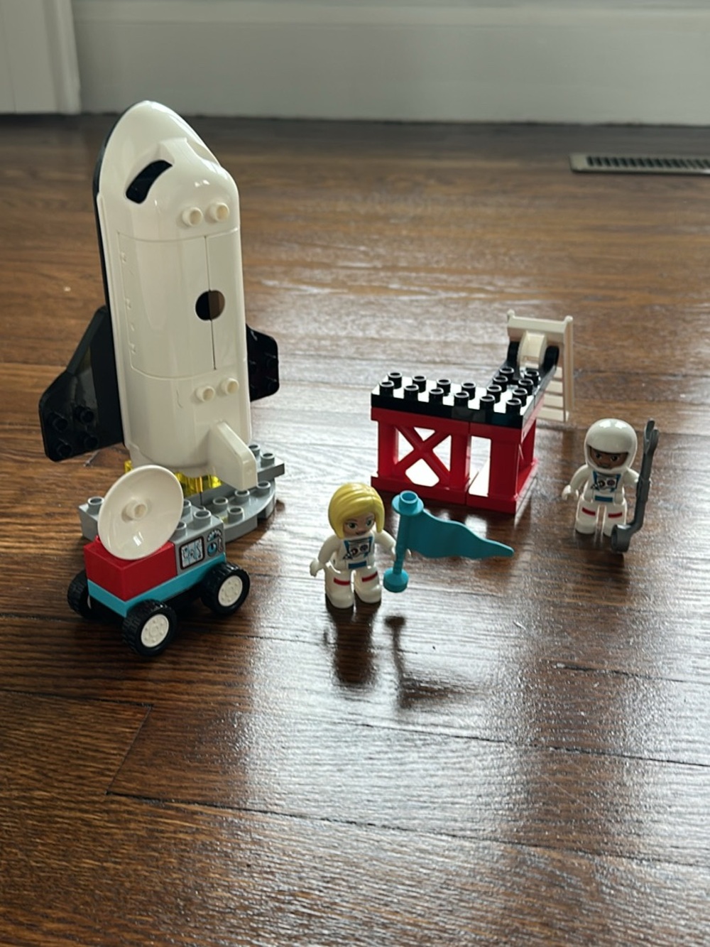 Lego Duplo Town Space Shuttle Astronaut set - Picture 2 of 2